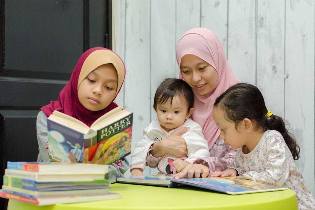 Ibu bersama anaknya