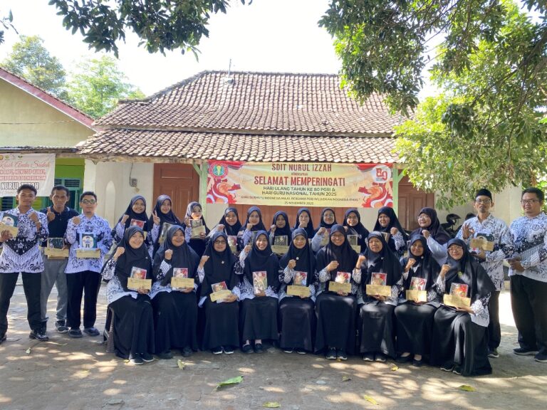 Menghidupkan Makna Hari Guru: Apresiasi, Haru, dan Refleksi di SDIT Nurul Izzah