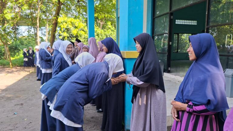 Semangat Fitrah, Semangat Berprestasi: SMP IT Nurul Izzah Awali KBM dengan Silaturahmi Khidmat