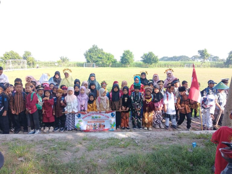 Warnai Jalanan Desa Wonosari, Intip Keseruan Pawai Kartini Cilik KB & RA Plus Nurul Izzah