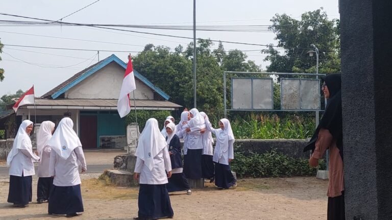 Eratkan Ukhuwah Lewat Permainan Tradisional: Serunya Fun Day BPI SMPIT Nurul Izzah Gurah