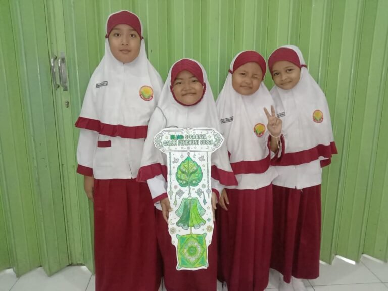 8 Warna, Sejuta Makna: Cara Kreatif Siswa Kelas 3 SDIT Nurul Izzah Teladani Rasulullah SAW