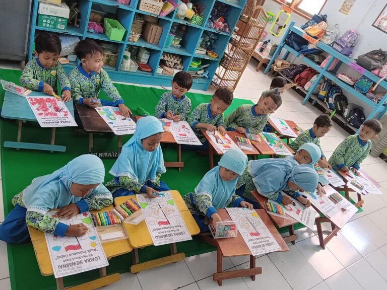 Dua Hari Penuh Keceriaan: Puncak Topik dan Semarak Kemerdekaan di RA Plus Nurul Izzah
